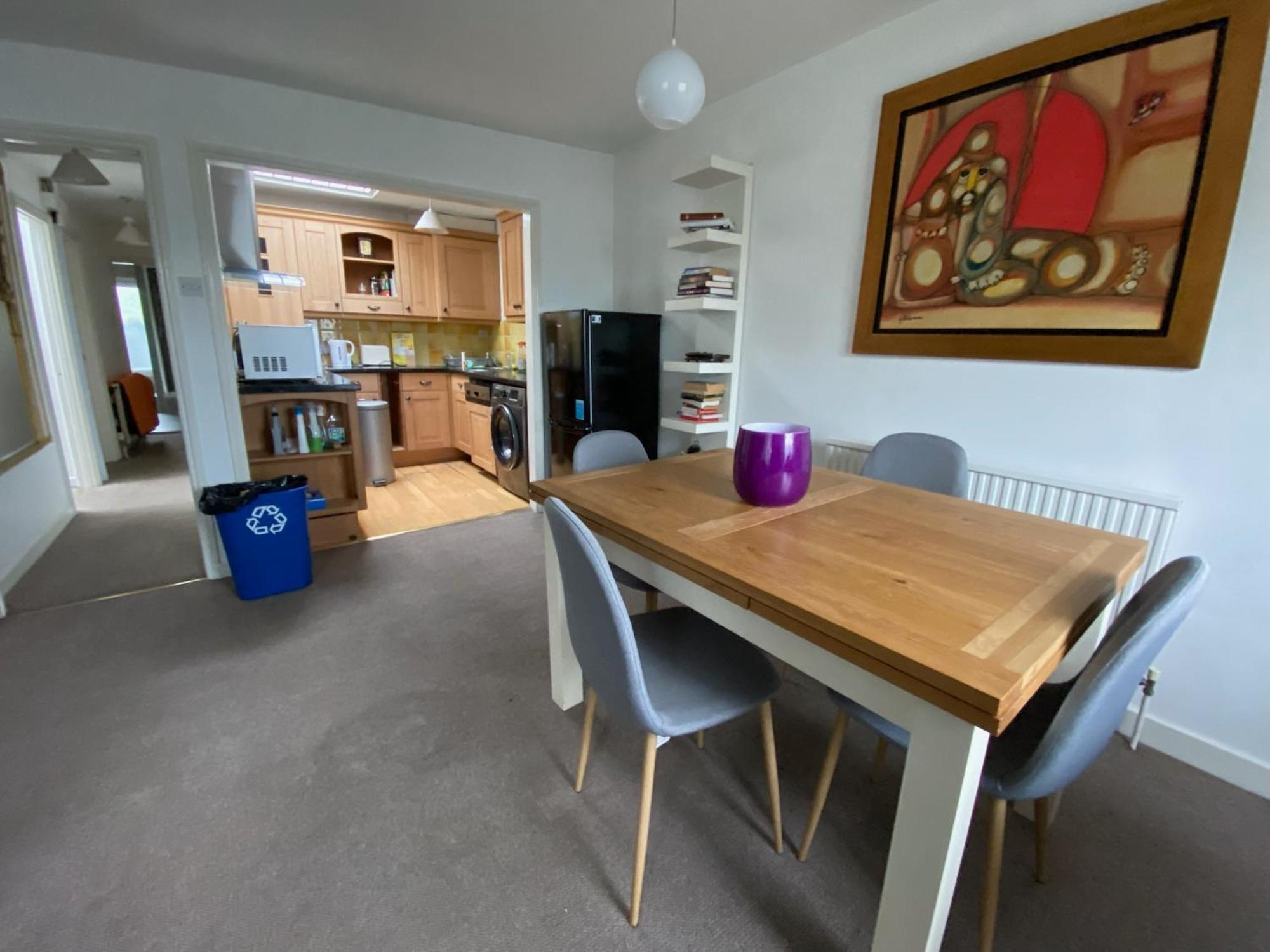 3 Bedroom Top Floor Kensington * Londra